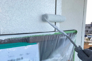 外壁塗装 小山市サイディングボード壁塗装(下塗り)