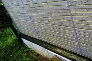 外壁屋根塗装　石岡市　サイディングボード壁塗装（施工前）