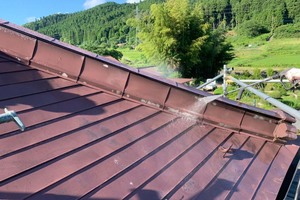  外壁塗装　常陸太田　トタン屋根塗装（足場、洗浄）