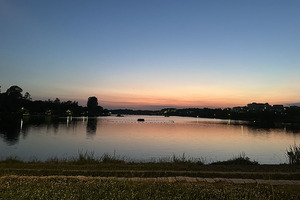 夕暮れどきの千波湖