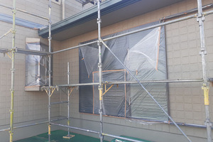 外壁塗装 茨城県潮来市 サイディング壁スレート屋根塗装(養生)