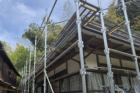  屋根塗装　栃木県那珂川町　トタン屋根(足場)